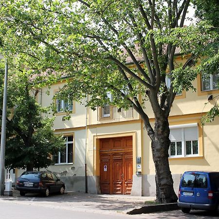 Veva Apartman - Eger Maganszallashely Luaran gambar