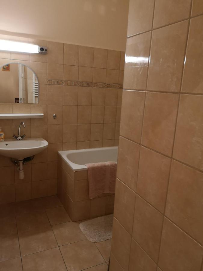 Veva Apartman - Eger Maganszallashely Luaran gambar