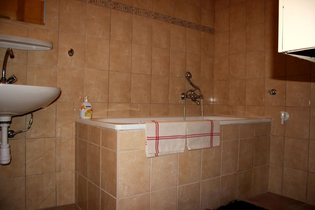 Veva Apartman - Eger Maganszallashely Luaran gambar